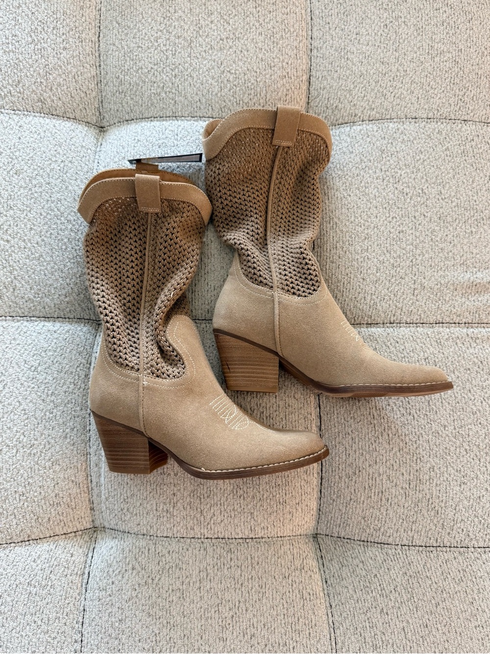 Universal Thread Women’s Jasper Western Boots Cowboy Ankle Boots